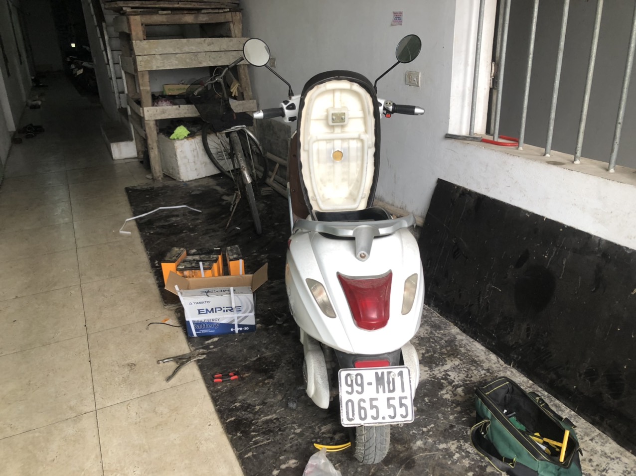 Thay ắc quy cho xe điện tại Đông Anh